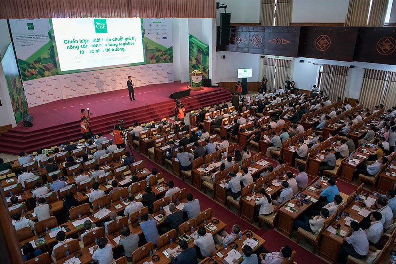 ơn 400 khách mời tham dự Diễn đàn kinh tế xanh 2018 tổ chức tại Hậu Giang.