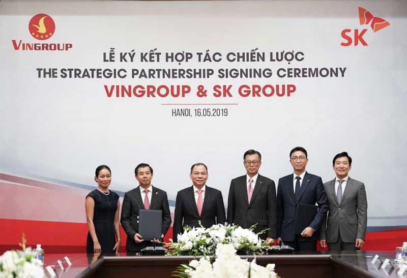 Lễ ký kết giữa Vingroup và SK South East Asia Investment - đại diện SK Group (Ảnh: Vingroup cung cấp)