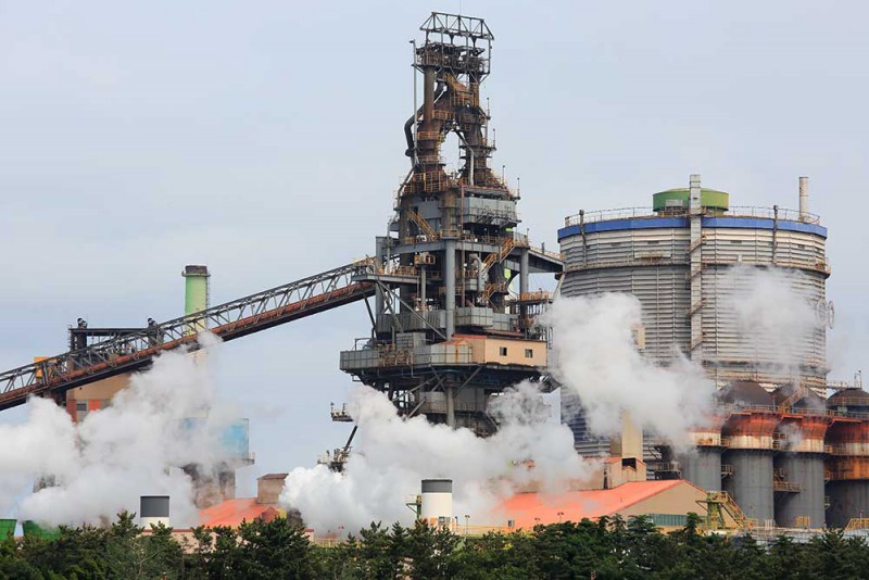 Nhà máy sản xuất thép POSCO tại Polang - Hàn Quốc, là nhà máy thép lớn nhất nước này (Ảnh: Shutterstock)