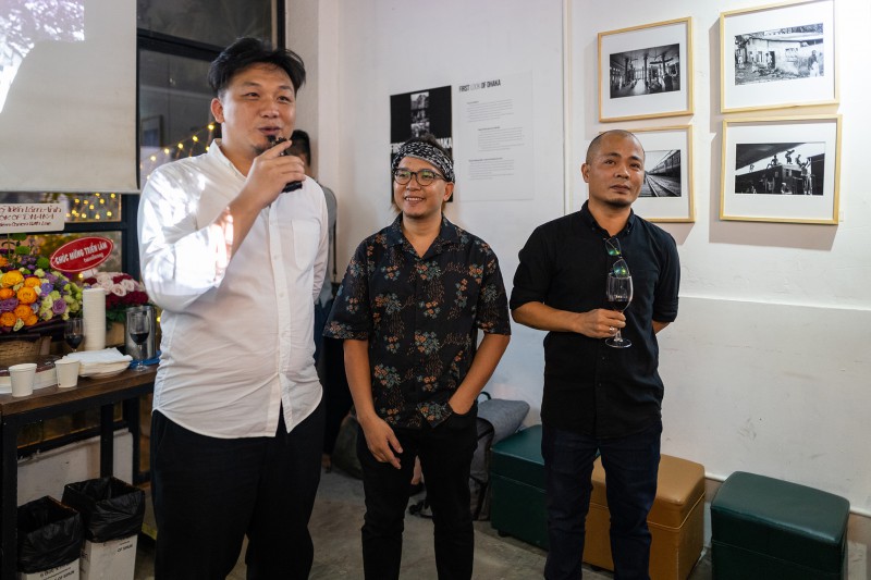Chân dung ba nhiệp ảnh gia - tác giả của triển lãm First Look of Dhaka (từ trái sang): Bow LeTrinh, Tín Phùng, Hải Thanh