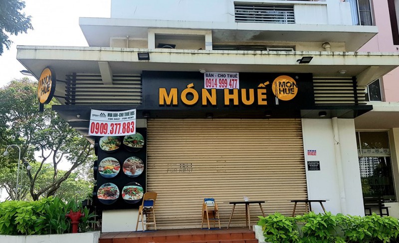 Nhà hàng Món Huế tại Phú Mỹ Hưng (Quận 7 - TP.HCM) vừa đóng cửa, đang được cho thuê với giá 8.000 USD/tháng (Ảnh: MT)
