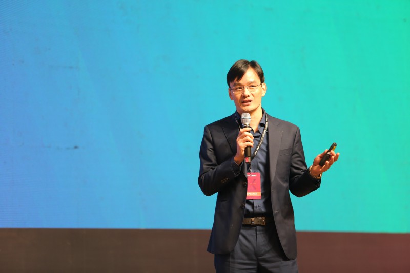 Ông Nguyễn Dương phát biểu tại hội thảo.