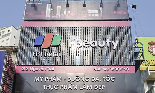 Cửa hàng F.Beauty đầu tiên tại TP.HCM (Ảnh: FPT Retail)