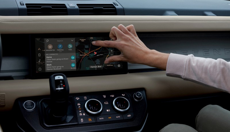 Land Rover Defender 2020 sử dụng hệ điều hành Blackberry QNX