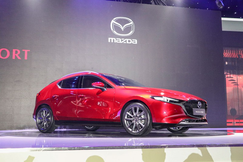 Mazda 3 vững vàng ngôi đầu bảng C