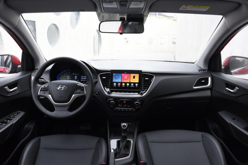 Không gian nội thất Hyundai Accent 2020