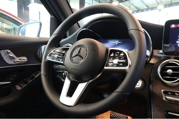 Ảnh chi tiết xe Mercedes-Benz GLC 200 và GLC 200 4Matic 2020 vừa ra mắt Việt Nam