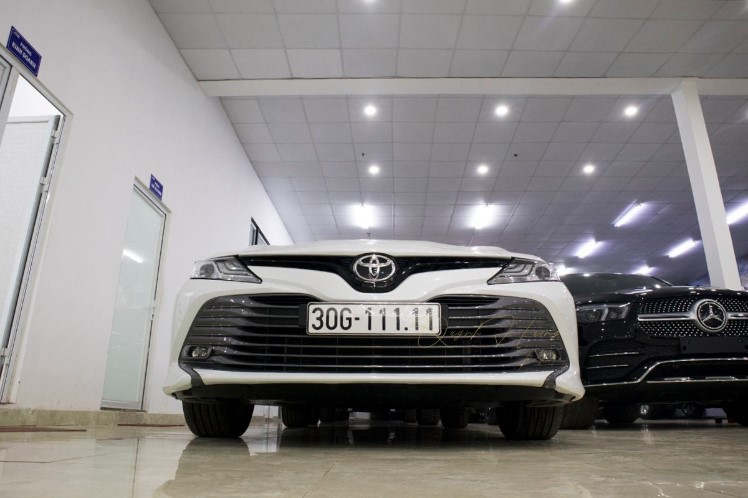 Toyota Camry 2020 biển ngũ quý 1 tại Hà Nội.