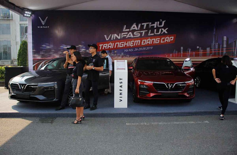 Khuyến mại khi mua xe VinFast mới nhất: Ưu đãi lên tới gần 300 triệu đồng. (Ảnh: Ngô Minh)