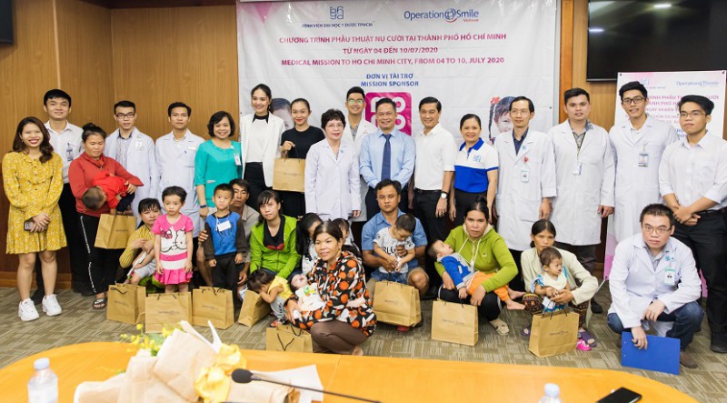Lễ khai mạc chương trình “Phẫu thuật miễn phí dành cho các em nhỏ dị tật hàm mặt” do Ví điện tử MoMo và Tổ chức Phẫu thuật Nụ cười (Operation Smile Việt Nam) thực hiện.