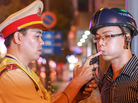 So với các quốc gia khác, xử phạt lái xe uống rượu bia tại Việt Nam vẫn còn... nhẹ chán