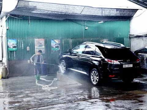 Giá rửa xe dịp gần Tết tăng chóng mặt