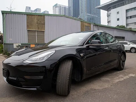 Ngắm xe hơi thuần điện Tesla Model 3 tại Việt Nam, nhiều chi tiết thú vị