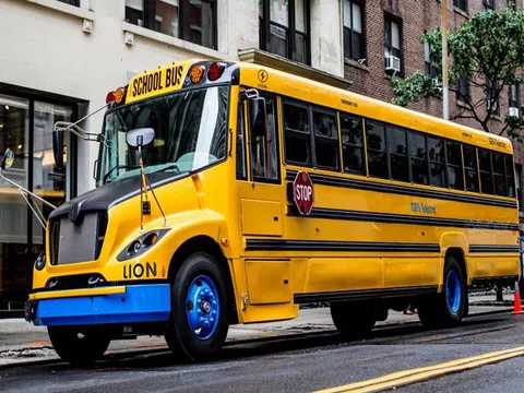 Tại sao xe bus trường học không hề có dây an toàn