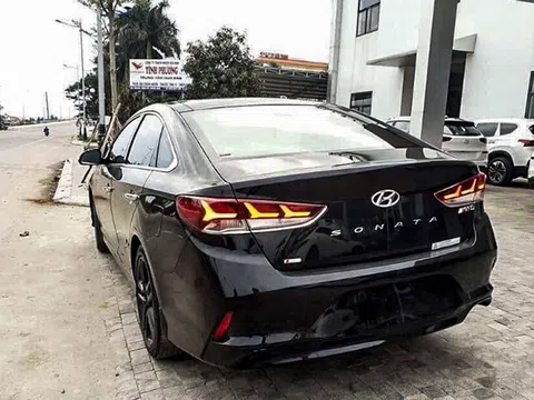 Đối thủ Toyota Camry, Hyundai Sonata mới bất ngờ có mặt tại Việt Nam nhưng không phải thế hệ hoàn toàn mới