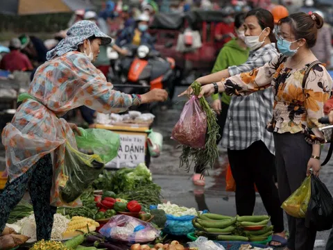 Nutifood cùng mẹ Việt san sẻ nỗi lo tài chính trong cơn bão giá mùa dịch