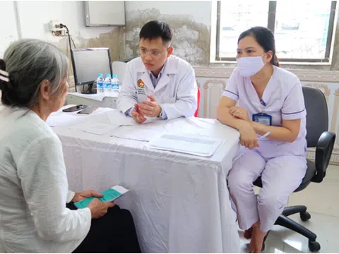 Hà Tĩnh: CLB Thầy thuốc Hà Tĩnh tại Hà Nội khám chữa bệnh, tư vấn sức khoẻ nhân đạo tại Bệnh viện Đa khoa huyện Đức Thọ và Trung tâm Y tế Huyện Vũ Quang