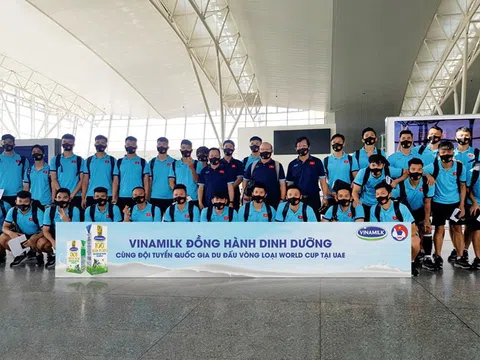 Vinamilk mang sữa sang UAE cho Đội tuyển bóng đá nam