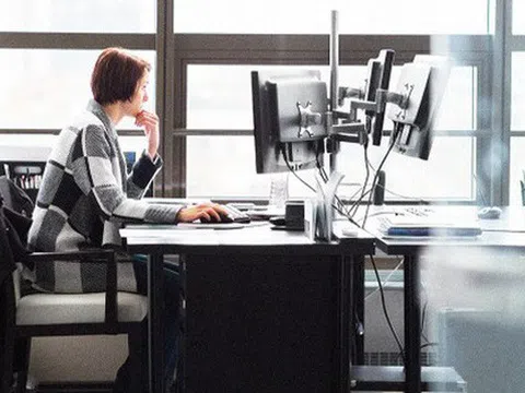 Dân văn phòng chú ý: Ngồi cả ngày có thể khiến cơ thể bạn già đi nhanh hơn