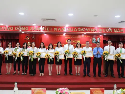 Chi bộ VCB Sài Gòn Chợ Lớn tích cực học tập và làm theo tư tưởng, đạo đức, phong cách Hồ Chí Minh