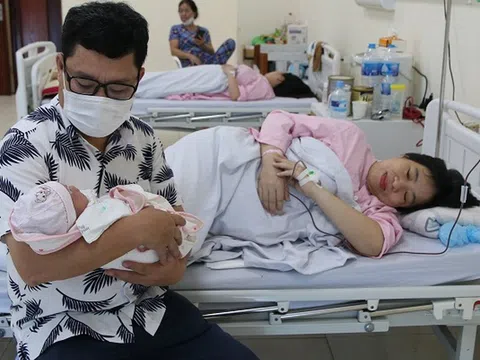 Bệnh viện Phụ Sản Hải Phòng trao cơ hội làm mẹ cho người phụ nữ trung niên