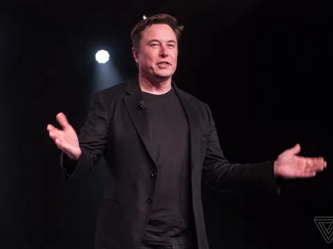 Elon Musk được người dùng Twitter yêu cầu hủy kích hoạt tất cả xe Teslas ở Nga