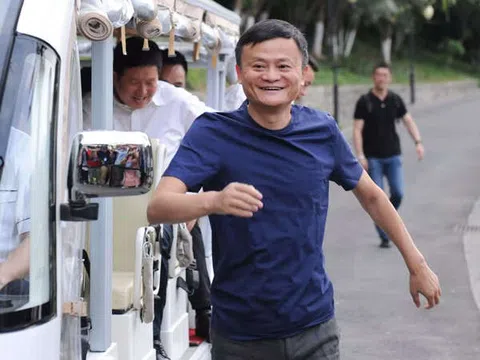 Tỷ phú sáng lập Alibaba xuất hiện tại Tokyo sau 2 năm biến mất khỏi công chúng