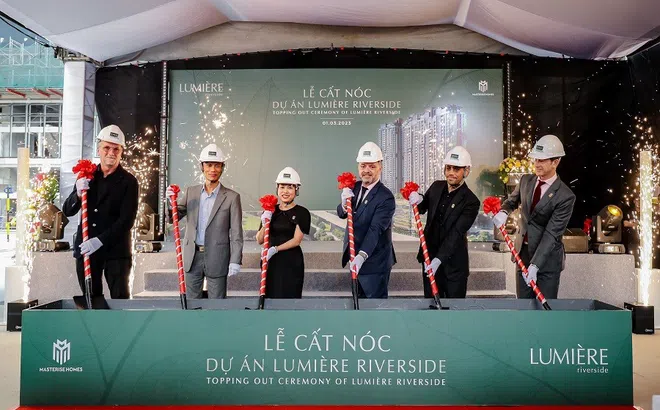 Masterise Homes cất nóc dự án LUMIÈRE riverside ở TP.HCM và Khu căn hộ hàng hiệu The Ritz-Carlton Residences ở Hà Nội