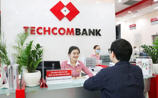 Techcombank lãi 11.500 tỷ đồng 6 tháng đầu năm, thu nhập nhân viên 44 triệu đồng/tháng