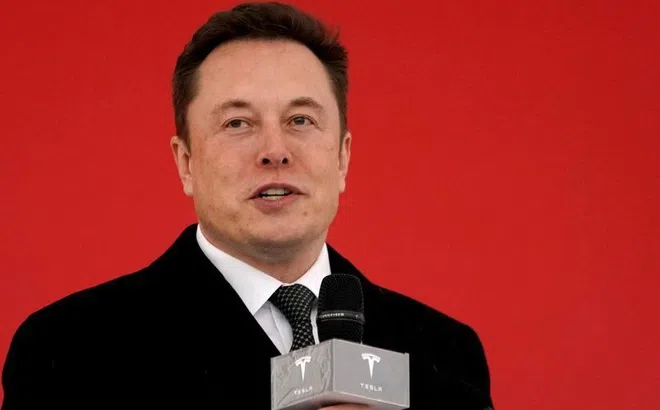Elon Musk tiết lộ thân phận của người giàu nhất thế giới