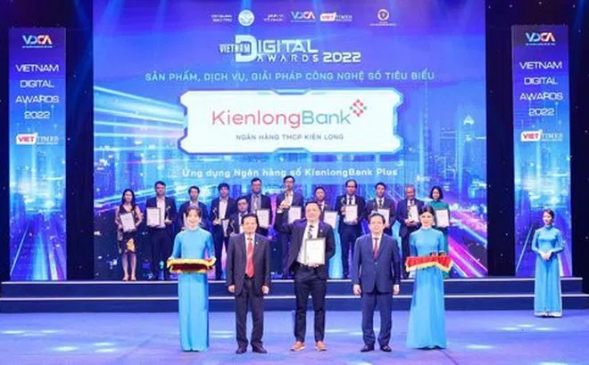 Ứng dụng KienlongBank Plus được vinh danh tại lễ trao giải thưởng "Chuyển đổi số Việt Nam"